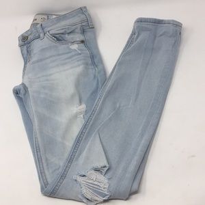 Hollister light was denim jeggins size 24X29 0